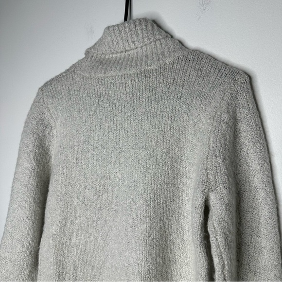 Brandy Melville Wool Blend Cassia Turtleneck Sweater - Picture 5 of 9